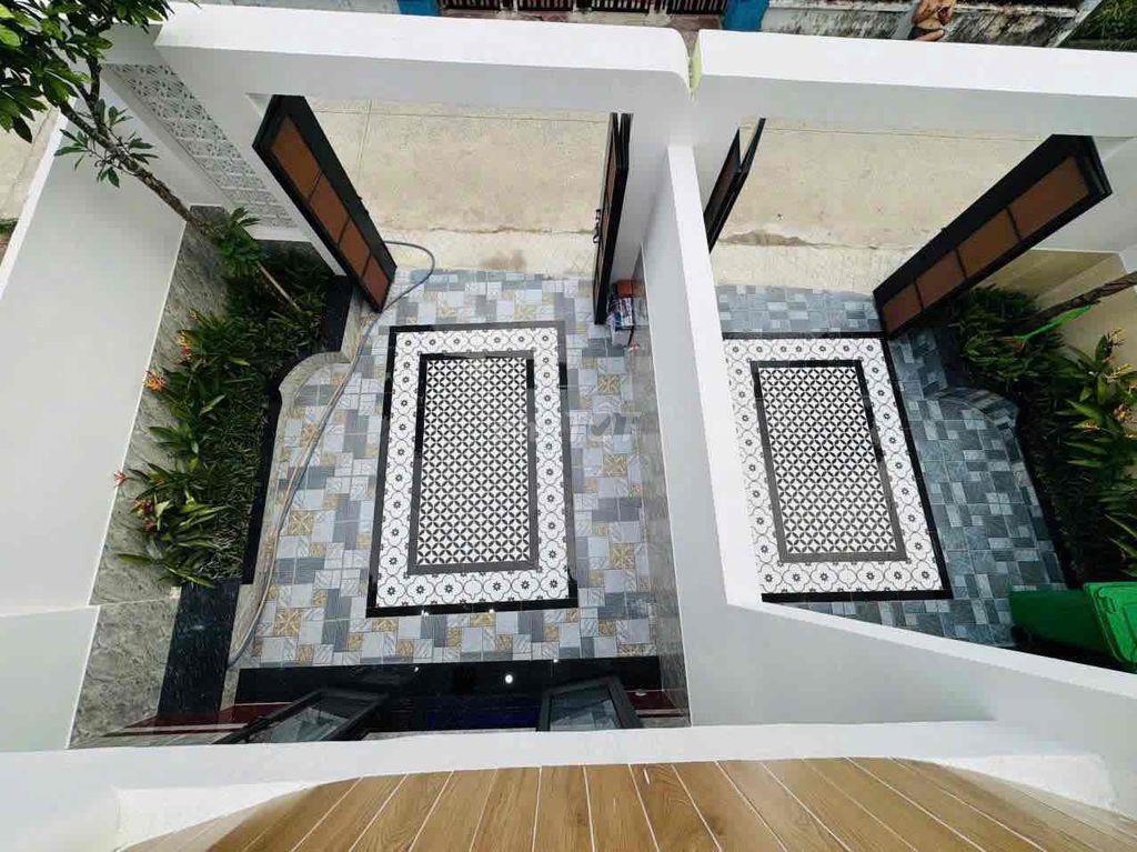 Nhà Mặt Tiền