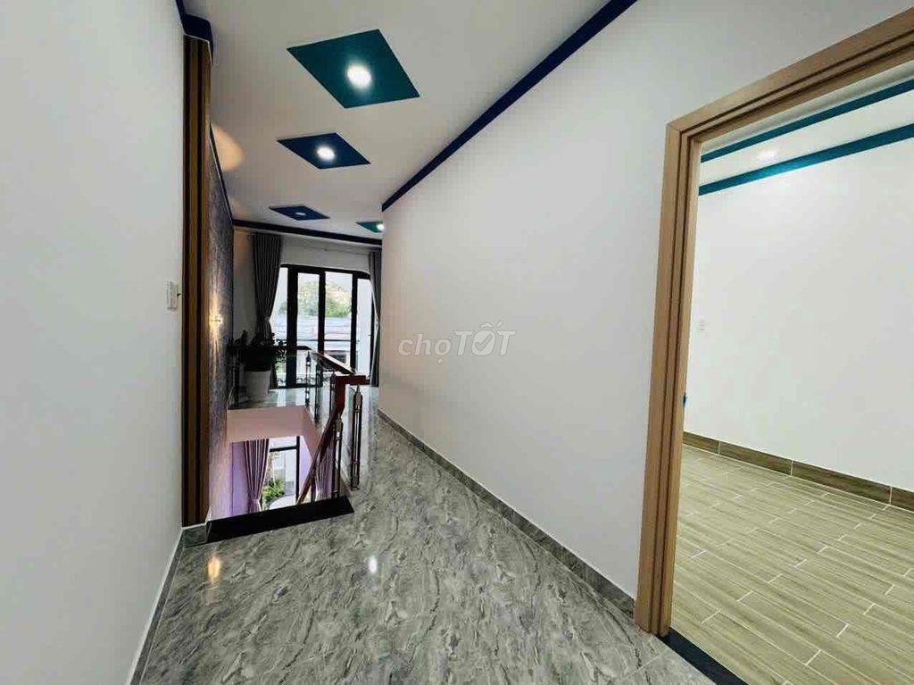 Nhà Mặt Tiền
