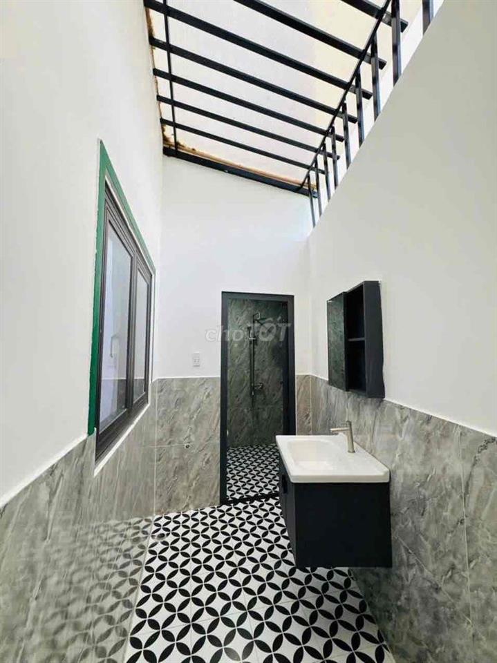 Nhà Mặt Tiền
