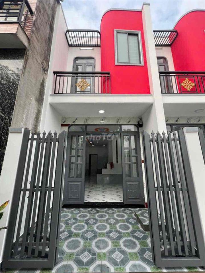 BÁN NHÀ NGAY CHỢ