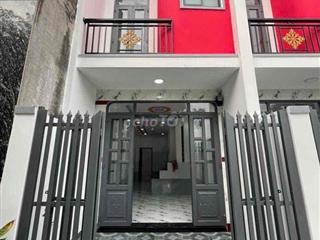 BÁN NHÀ NGAY CHỢ