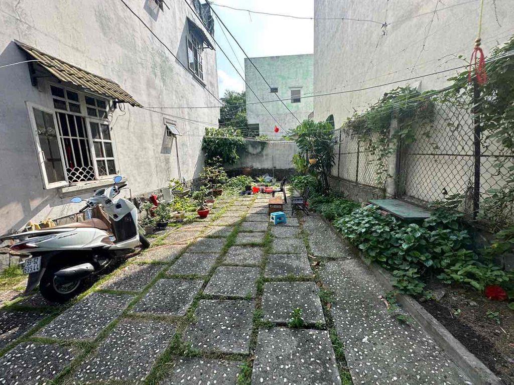 chính chủ cần bán nhà cách đường nguyễn ảnh thủ 100m diện tích 160m2