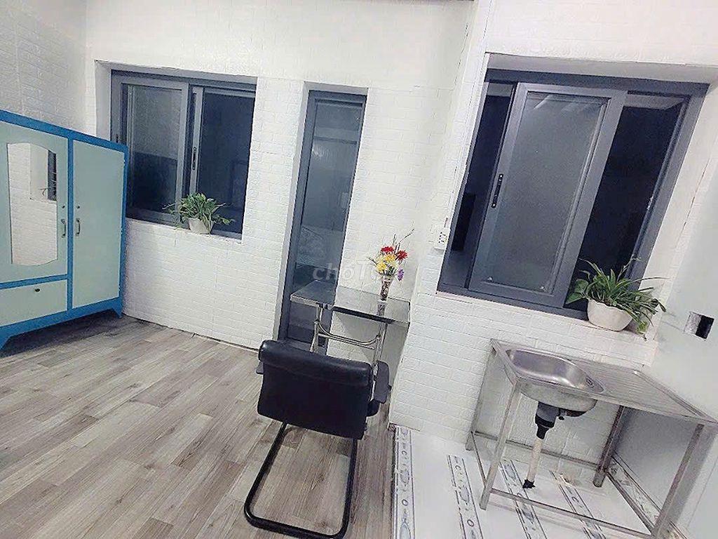 Cho thuê phòng trọ 30m giá 2.5tr gần trường ĐH Tài chính Marketing.