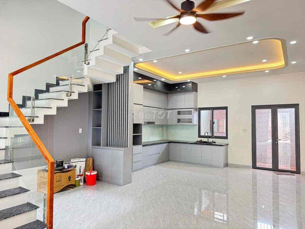 Bán Nhà Đã Có Sổ Hoàn Công Đầy Đủ Chợ Đầu Mối Hóc Môn