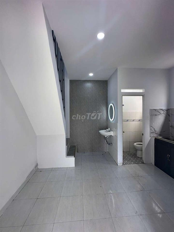 NHÀ GẦN NGÃ BA GIỒNG HÓC MÔN GIÁ 435TR 33,8M2