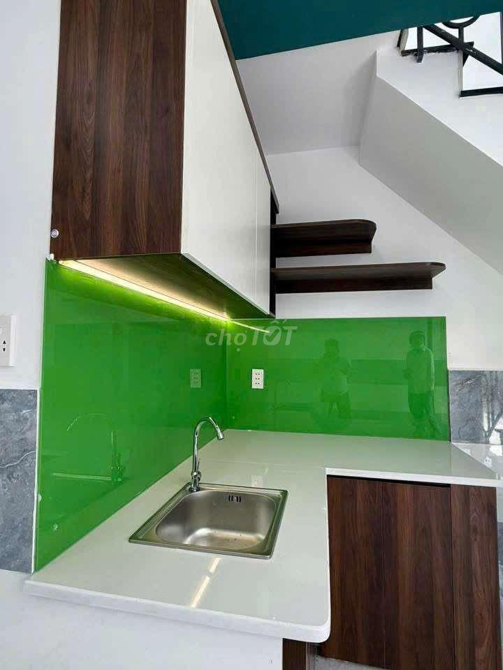 bán lỗ nhà Hóc Môn 350 triệu, có shr, giáp quốc lộ 22