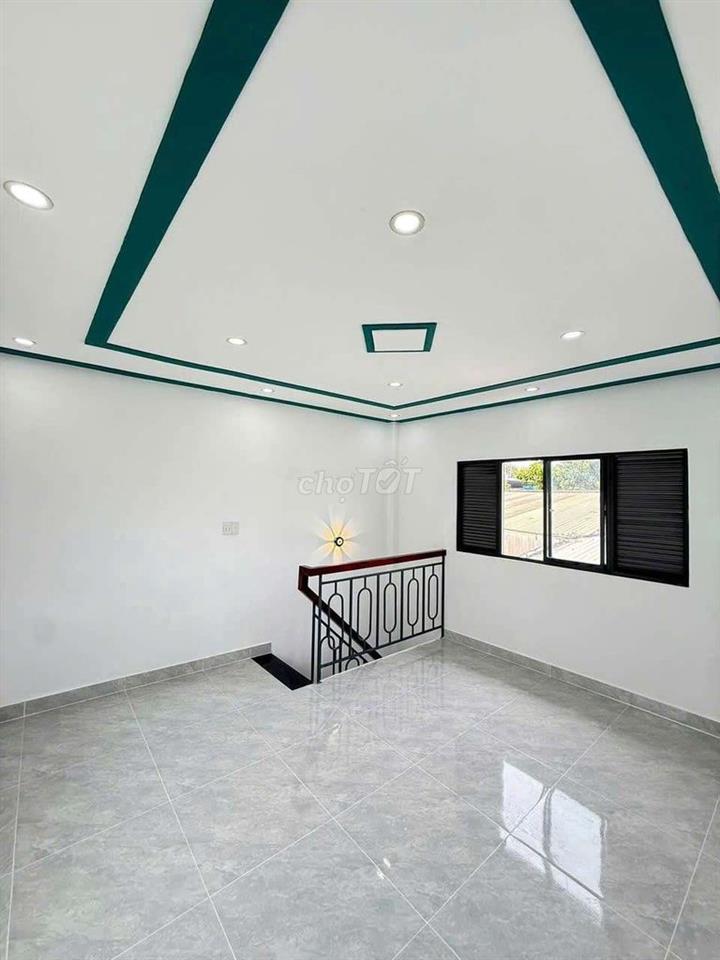 bán lỗ nhà Hóc Môn 350 triệu, có shr, giáp quốc lộ 22