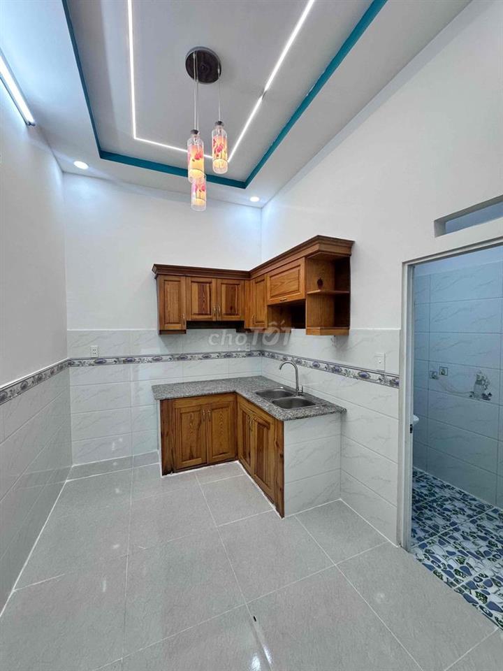 Nhà lầu giáp Hóc Môn, Bình Chánh 425tr đã lên thổ cư