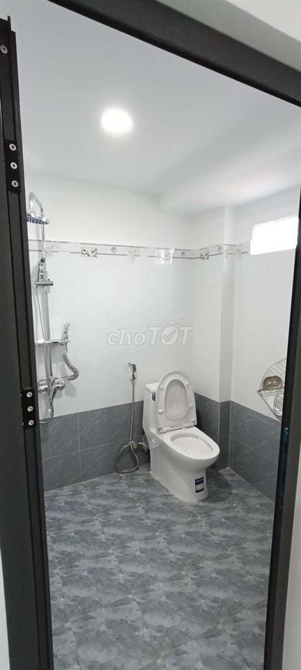 NHÀ ĐÚC LỬNG DT 4M x 15M