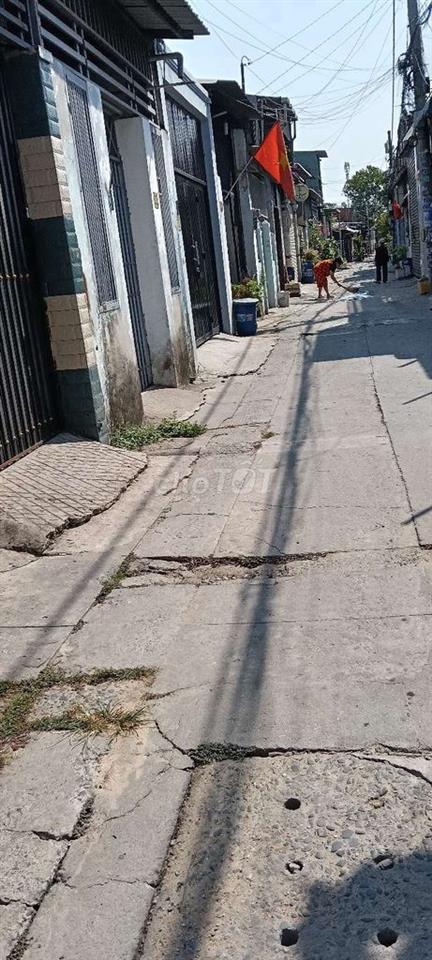 NHÀ ĐÚC LỬNG DT 4M x 15M