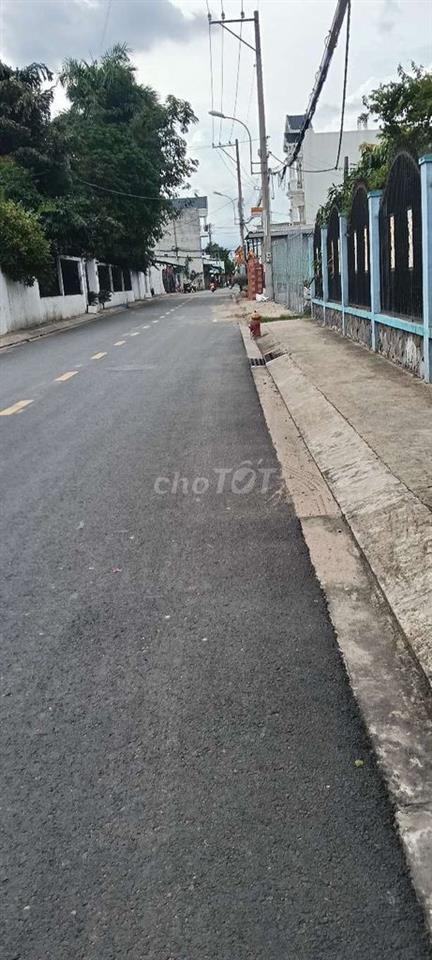 BÁN ĐẤT MT ĐƯỜNG NHỰA DT 5M x 25M SHR 