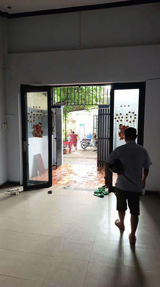 BÁN NHÀ ĐÚC LỬNG HẺM XE HƠI DT 4M x 18M