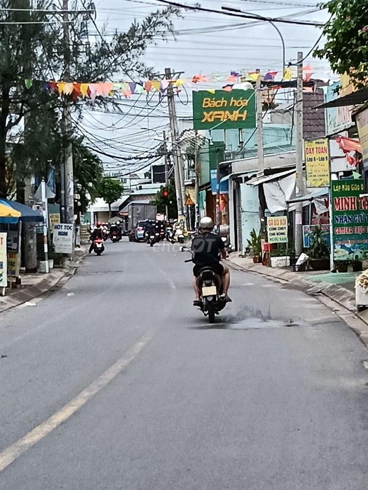 CHO THUÊ NHÀ MT ĐƯỜNG NHỰA DT 4M x 20M