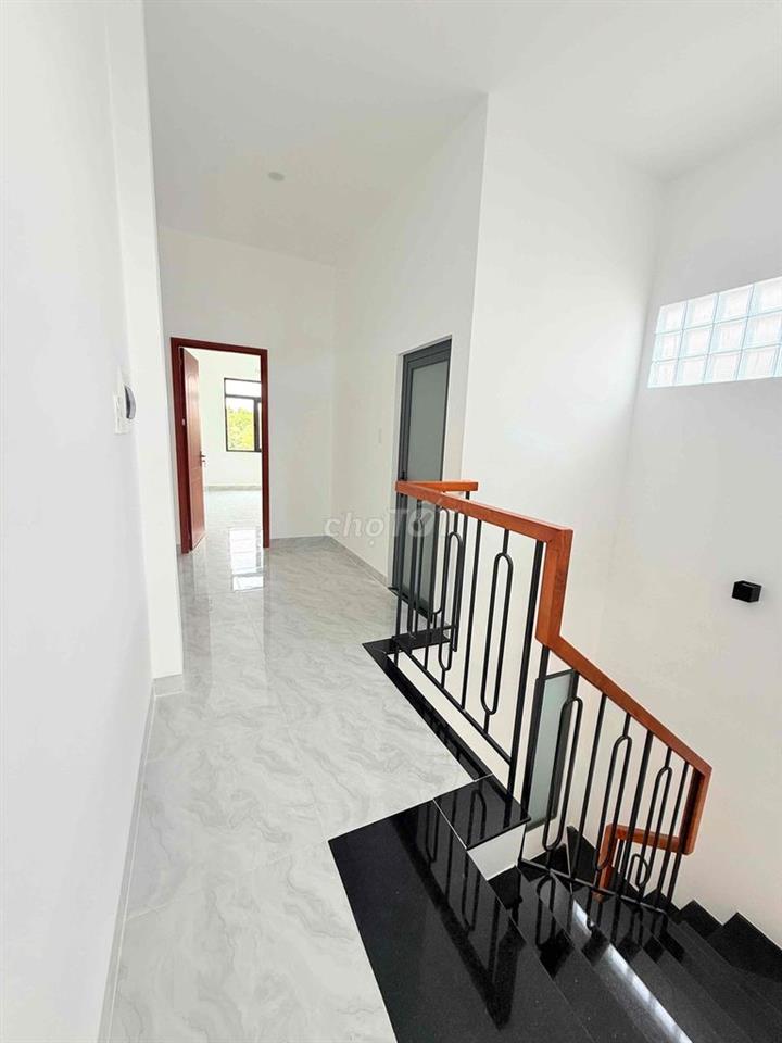 Bán nhà Hẻm Xe Hơi, Ngã Tư Tô Ký, DT 70m2 full, SHR mới, GIÁ 4.39 Tỷ