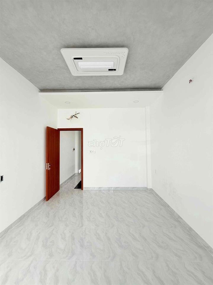 Bán nhà Hẻm Xe Hơi, Ngã Tư Tô Ký, DT 70m2 full, SHR mới, GIÁ 4.39 Tỷ