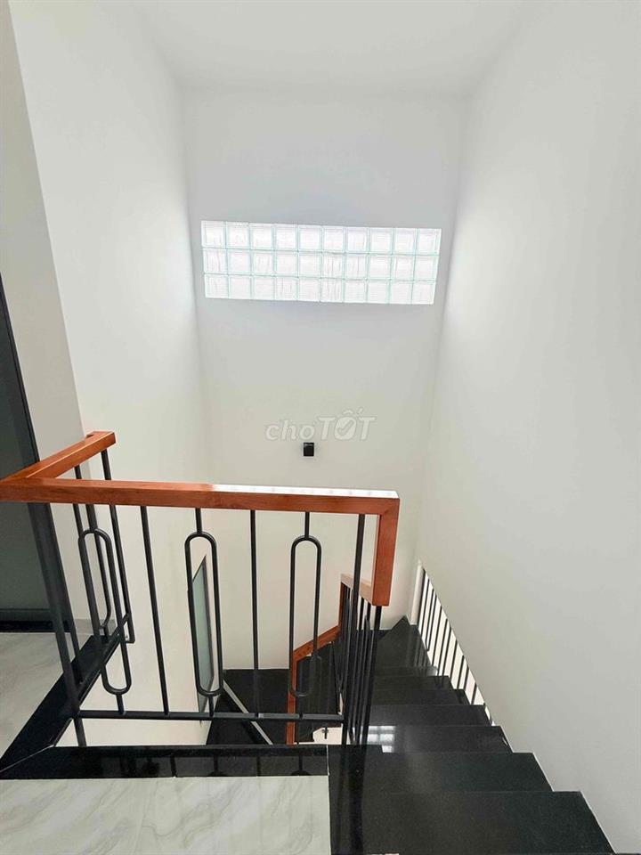Bán nhà Hẻm Xe Hơi, Ngã Tư Tô Ký, DT 70m2 full, SHR mới, GIÁ 4.39 Tỷ