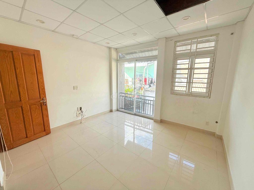 Bán nhà BTCT sát Mega Hiệp Phú, Qua GV 3p, DT 60m, Giá 3.19 Tỷ TL
