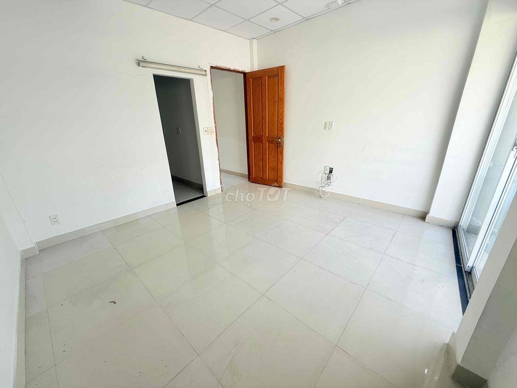Bán nhà BTCT sát Mega Hiệp Phú, Qua GV 3p, DT 60m, Giá 3.19 Tỷ TL
