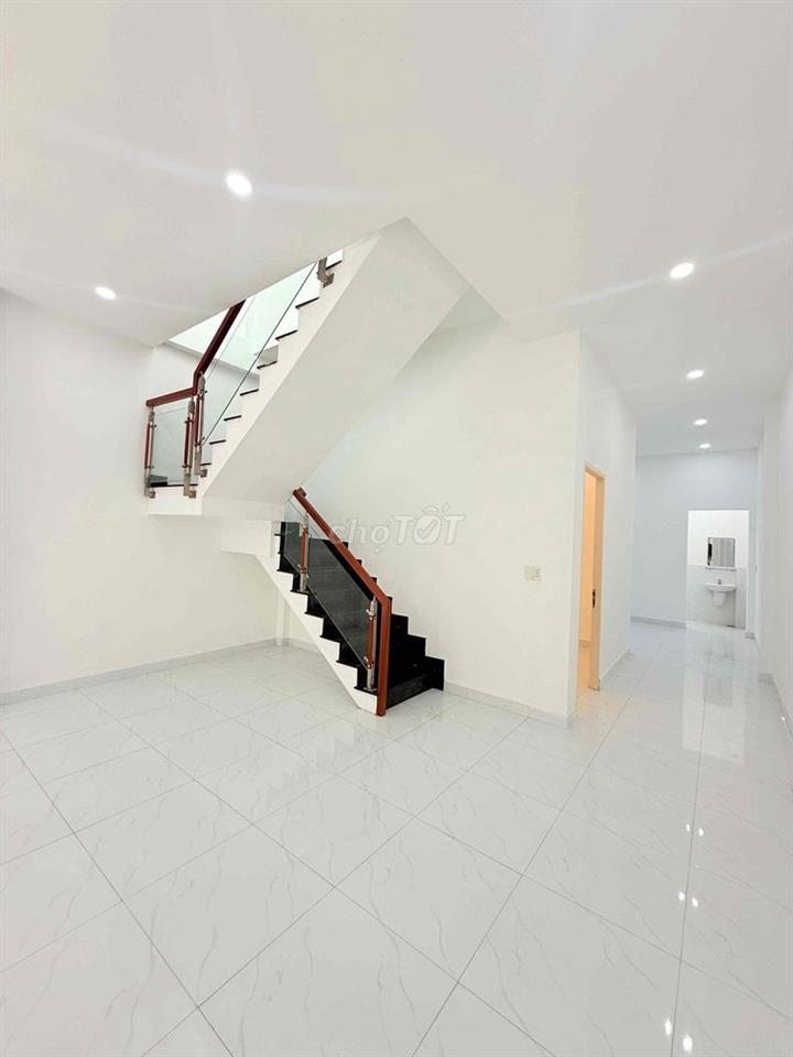 Bán nhà HẺM XE HƠI, Huỳnh Thị Hai, ngã 4 Tô Ký, DT 81m2, Giá 3.49 Tỷ