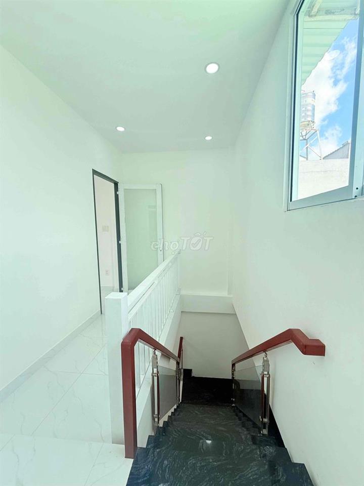 Bán nhà HẺM XE HƠI, Huỳnh Thị Hai, ngã 4 Tô Ký, DT 81m2, Giá 3.49 Tỷ