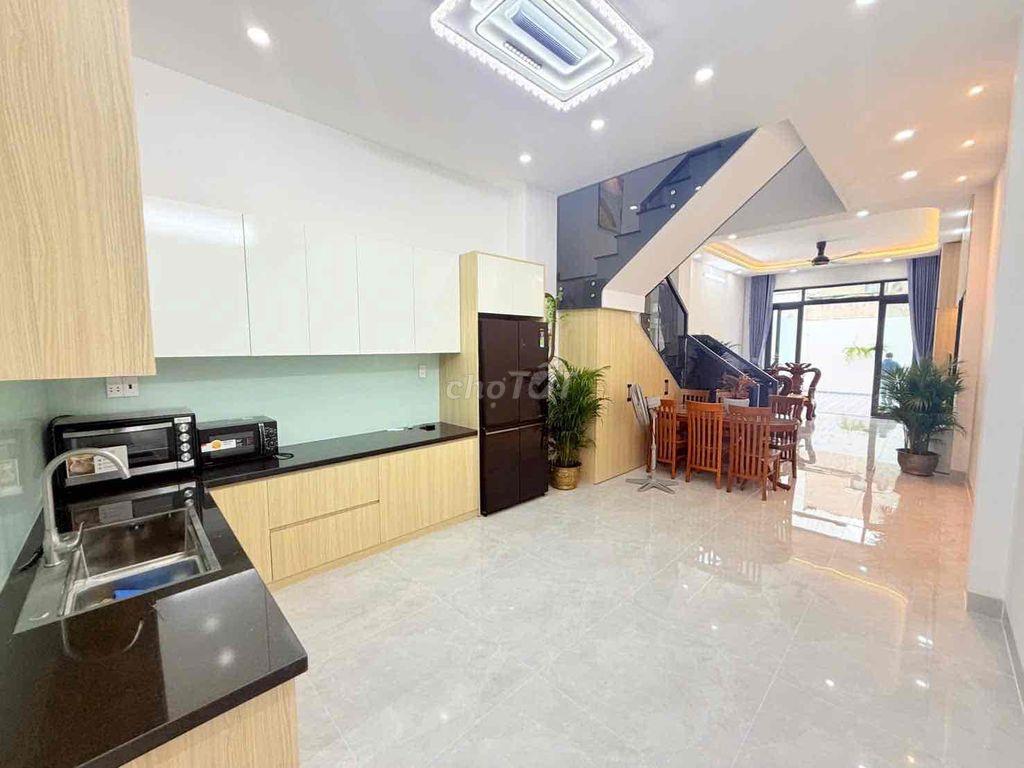 Bán nhà Ôtô Ngủ Trong Nhà, Chợ Hiệp Thành, 91m2, SHR, Giá 4.95 Tỷ