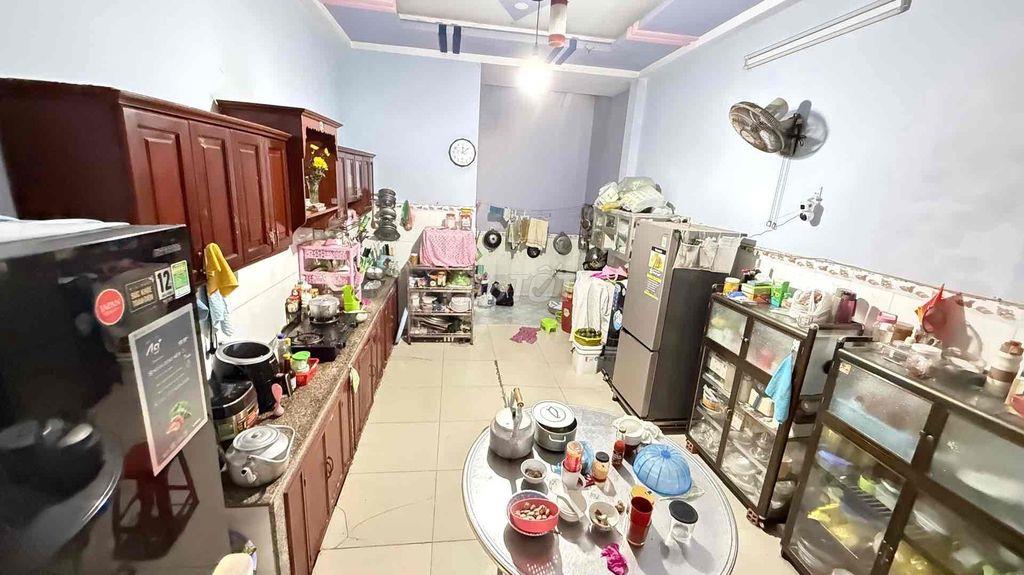 Bán nhà Hẻm Xe Tải, Huỳnh Thị Hai, 3 Tầng BTCT, 95m2, 7PN, Giá 5 Tỷ