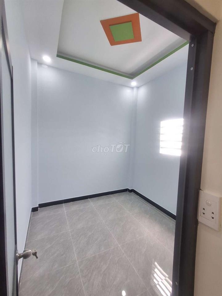 tôi chính chủ bán nhà trệt lầu hóc môn sdc mua bán vì bằng 