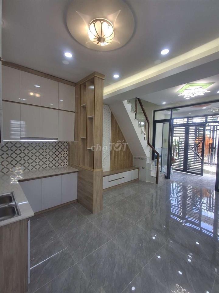 tôi chính chủ bán nhà trệt lầu hóc môn sdc mua bán vì bằng 