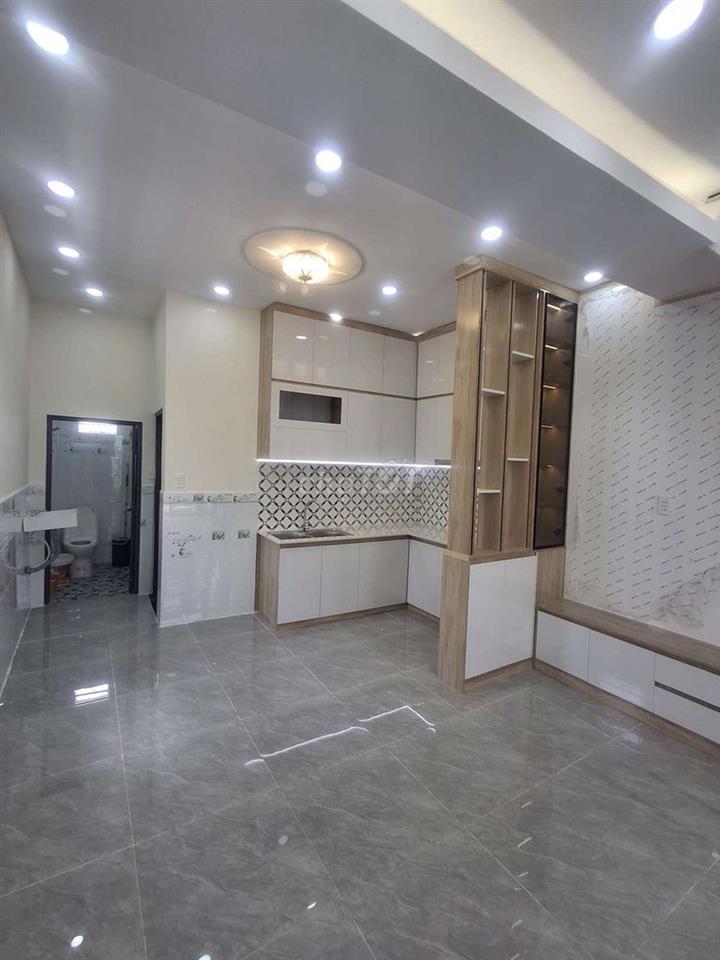 tôi chính chủ bán nhà trệt lầu hóc môn sdc mua bán vì bằng 