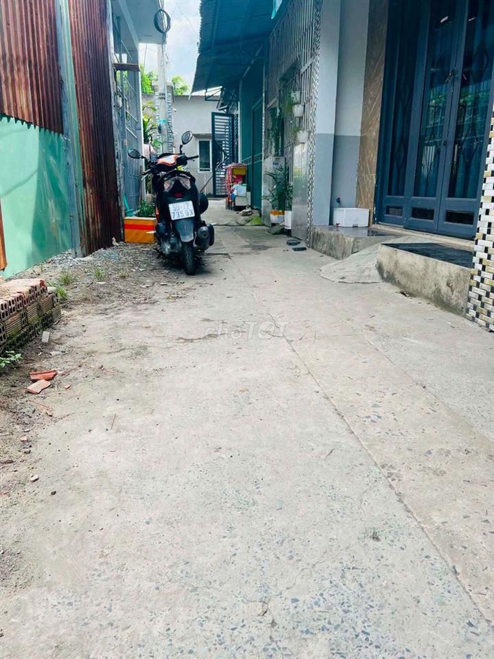 tôi chính chủ bán nhà trệt lầu hóc môn sdc mua bán vì bằng 