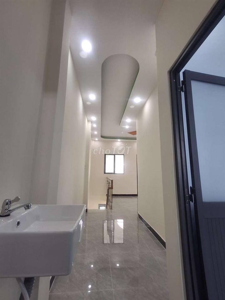 tôi chính chủ bán nhà trệt lầu hóc môn sdc mua bán vì bằng 