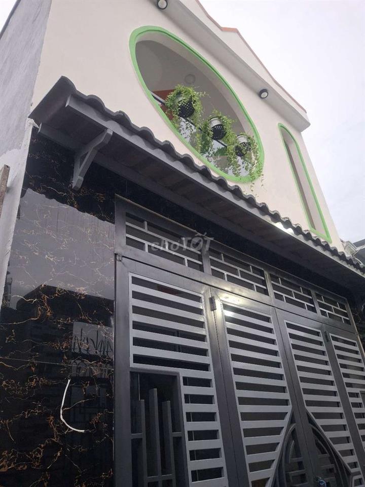 tôi chính chủ bán nhà trệt lầu hóc môn sdc mua bán vì bằng 
