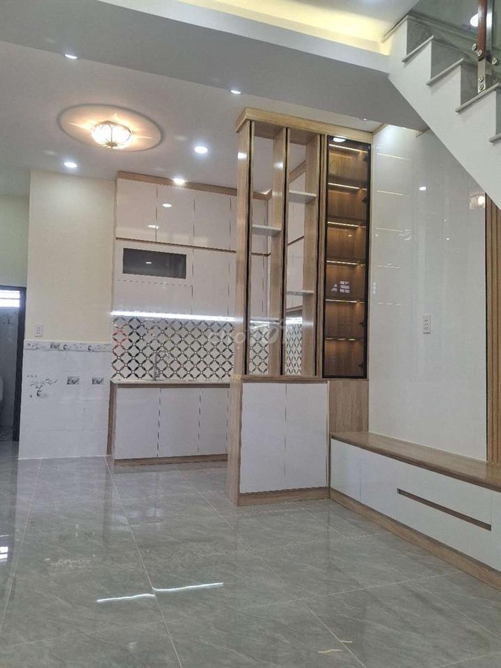 tôi chính chủ bán nhà trệt lầu hóc môn sdc mua bán vì bằng 