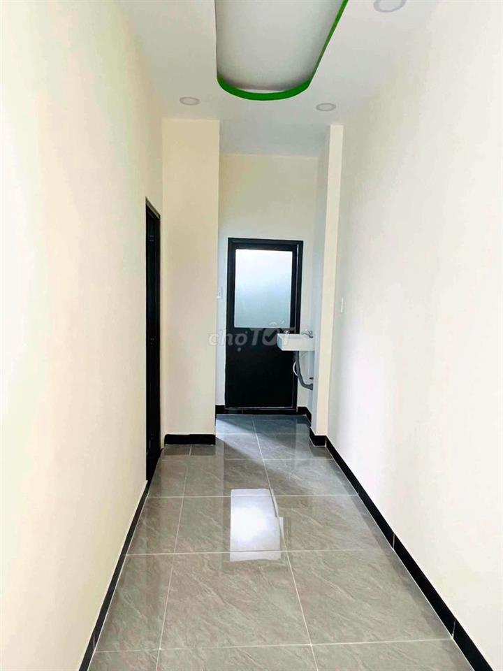 tôi chính chủ cần bán căn nhà mới trệt lầu sdc vì bằng