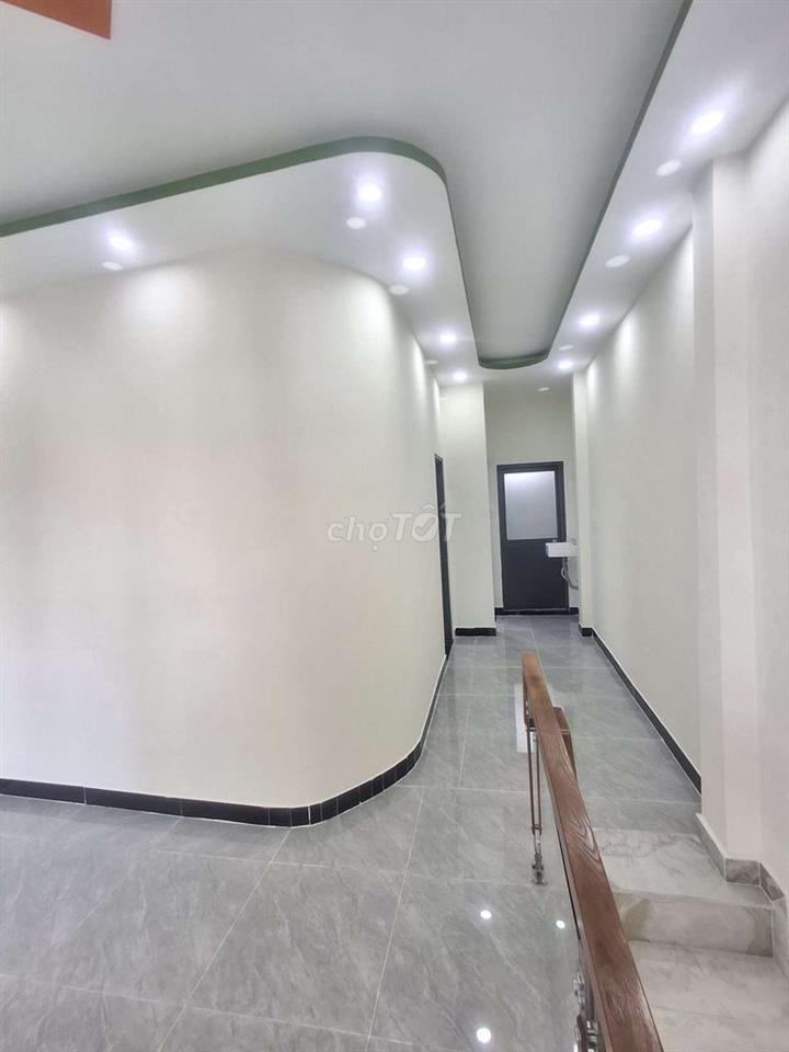 tôi chính chủ cần bán căn nhà mới trệt lầu sdc vì bằng
