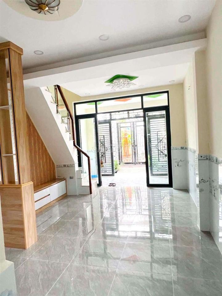 tôi chính chủ cần bán căn nhà mới trệt lầu sdc vì bằng