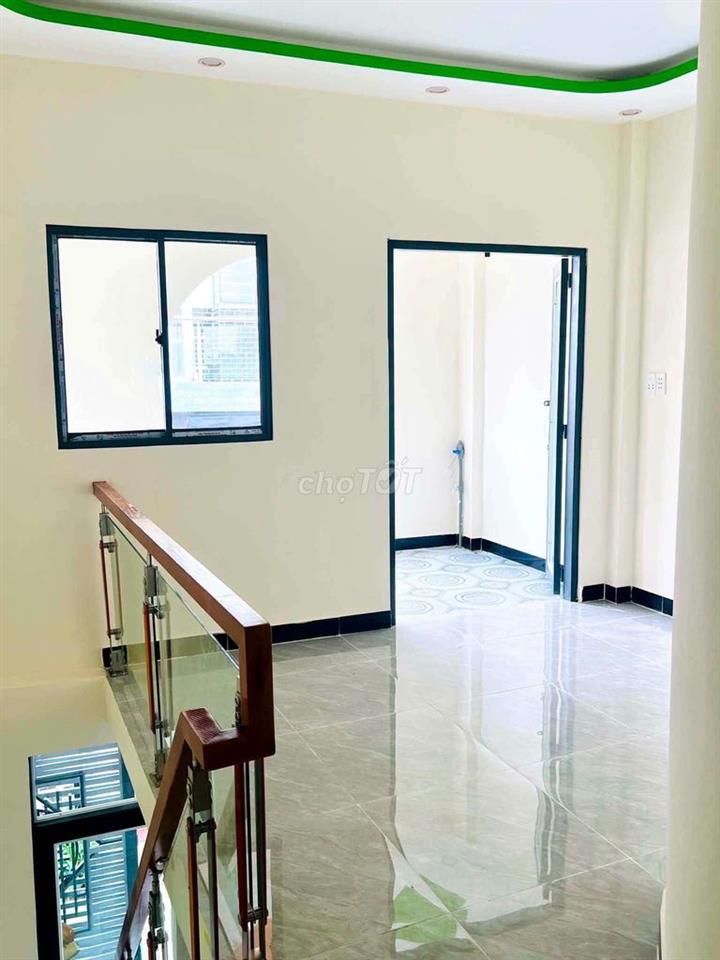 tôi chính chủ cần bán căn nhà mới trệt lầu sdc vì bằng