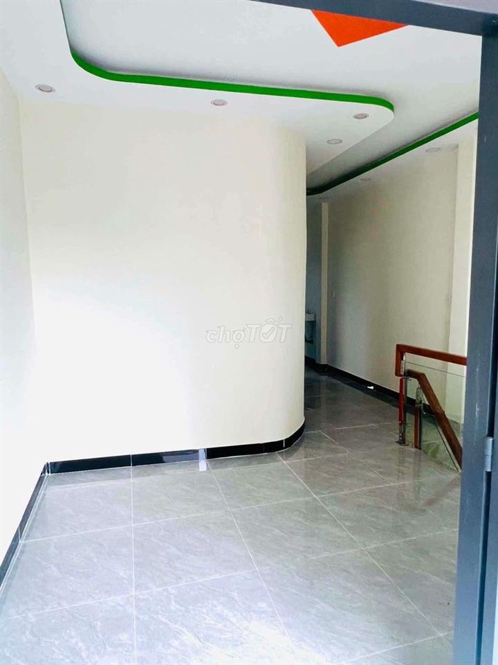 tôi chính chủ cần bán căn nhà mới trệt lầu sdc vì bằng