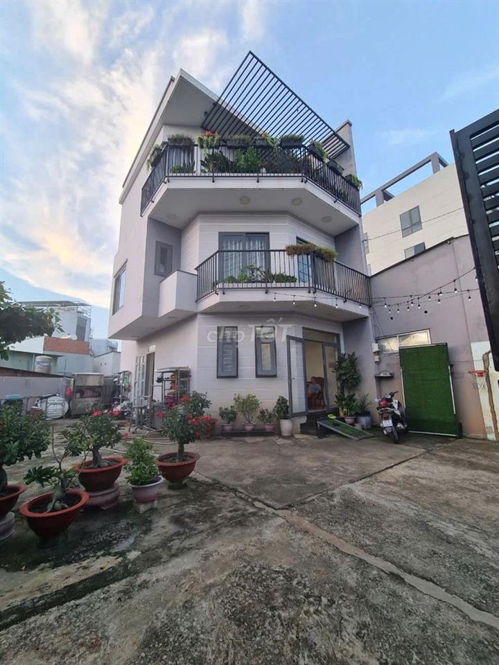 Bán nhà đường Đặng Thúc Vịnh ngay chợ Hóc Môn