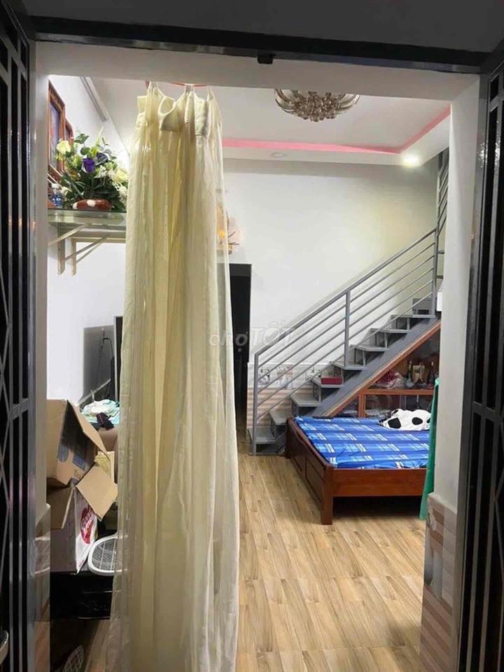 NHÀ BÀ ĐIỂM HÓC MÔN - HẺM Ô TÔ THÔNG - CHỈ 3,3 tỷ (TL)