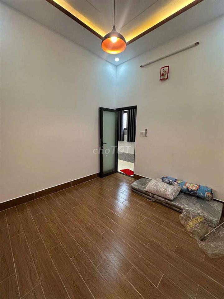 Nhà mặt tiền hẻm ô tô 5m giá chỉ 565tr