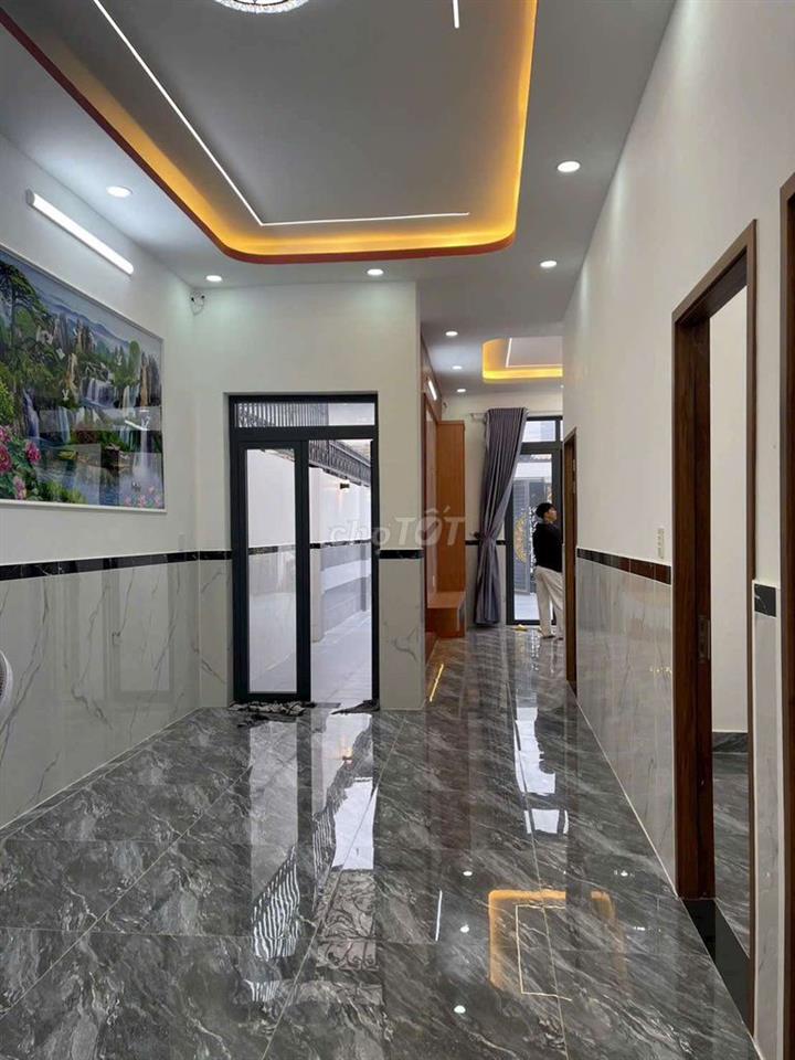 Nhà Cấp 4 Đẹp 6,7x21m Shr. Hẻm ô Tô Gần Chợ Xuân Thới Thượng