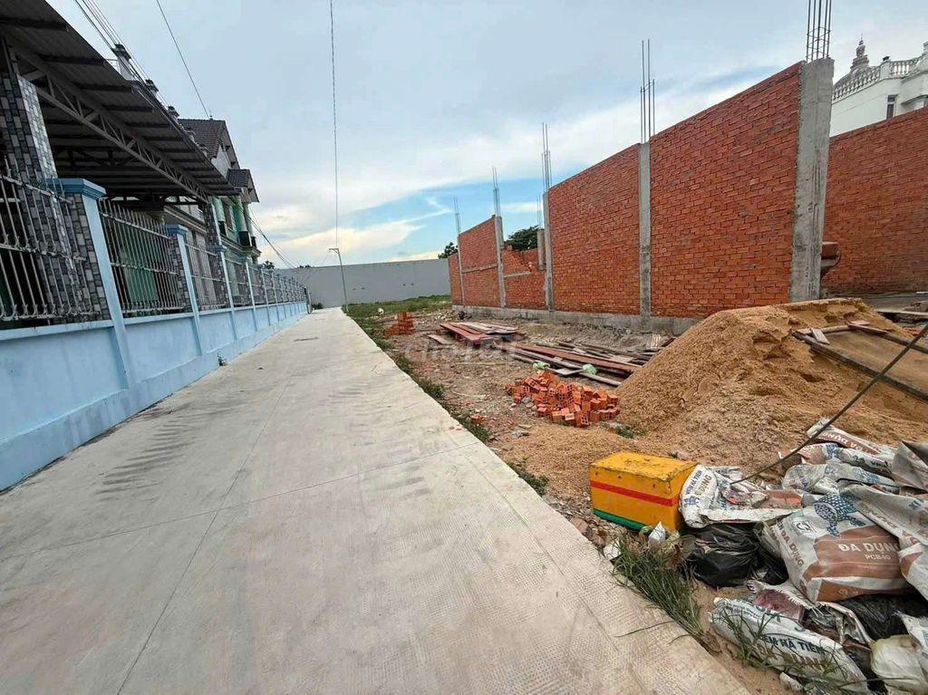 Đất 5x17m, Shr Hẻm Ô Tô Vị Trí Đẹp Ngay Trung Tâm Hành Chính Hóc Môn.