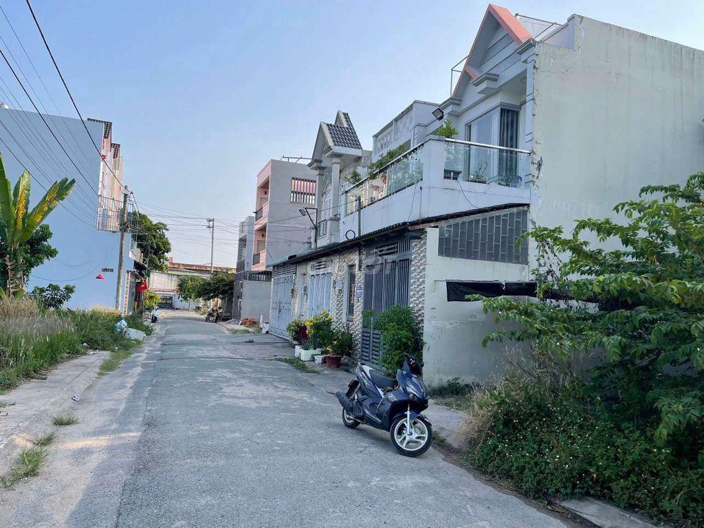 Đất 6x14m, Shr MT Nhựa 8m 1/50m Nguyên Thị Thử  Kế Bên C. Viên Cá Koi.
