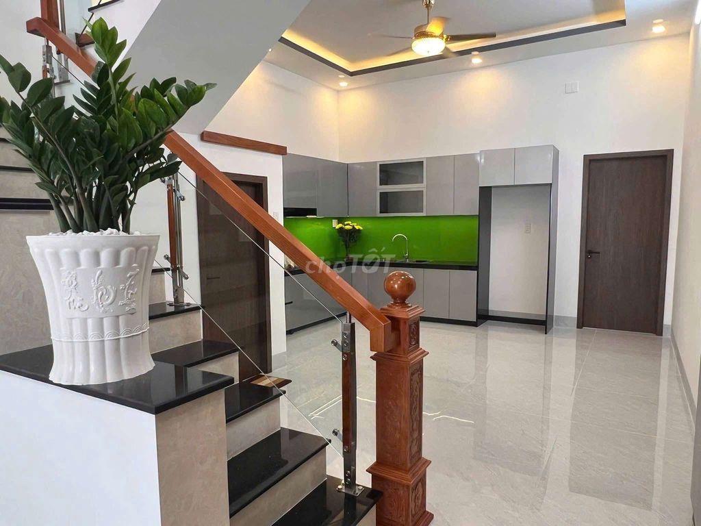 Nhà 1 Lầu Đẹp 5x20m, Shr MT XTT 27 KD Buôn Bán Tốt, Gần Phan Văn Hớn