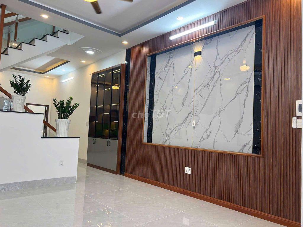 Nhà 1 Lầu Đẹp 5x20m, Shr MT XTT 27 KD Buôn Bán Tốt, Gần Phan Văn Hớn