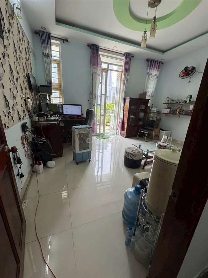 Nhà 1 Trệt 2 Lầu MT Nhựa 8m Trong KDC Đại Hải Cách Pham Văn Hớn 250m.