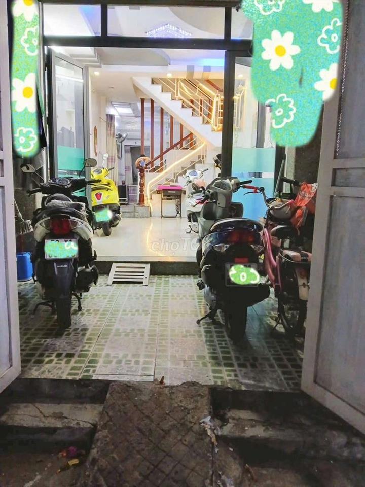Chuyển Công Tác BánNhà 1Lầu Hẻm xe Tải Cách Phan Văn Hớn Chợ XTT 150m.