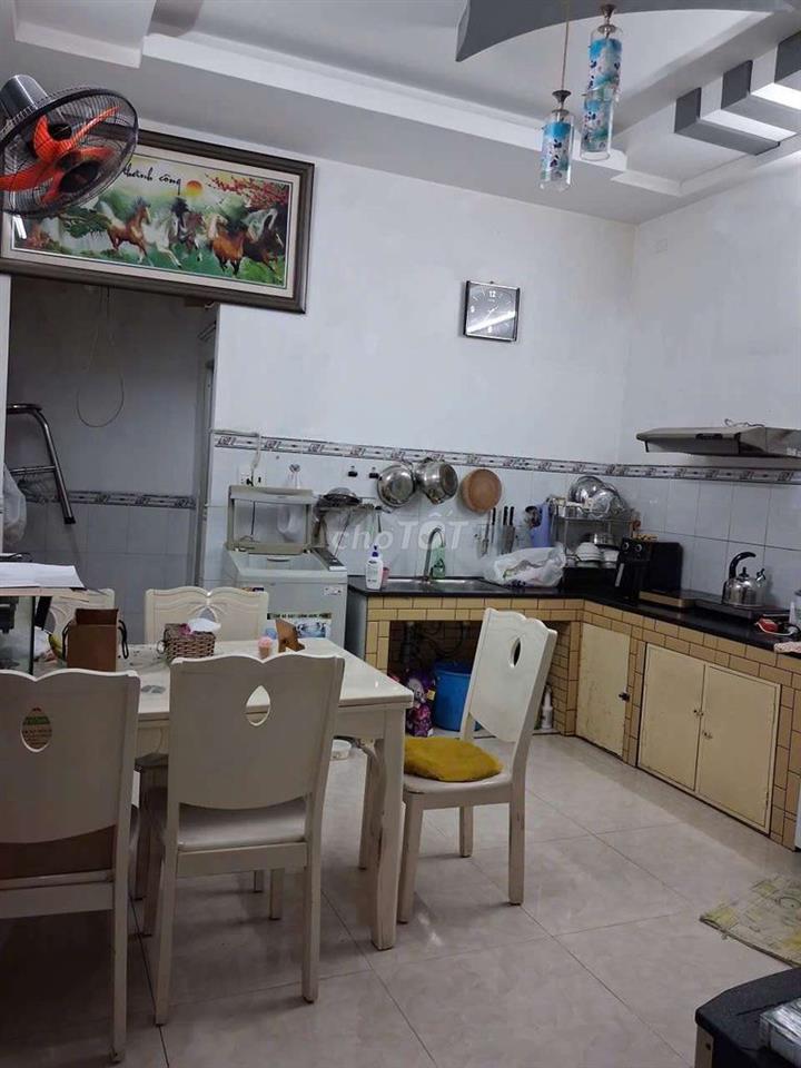 Chuyển Công Tác BánNhà 1Lầu Hẻm xe Tải Cách Phan Văn Hớn Chợ XTT 150m.