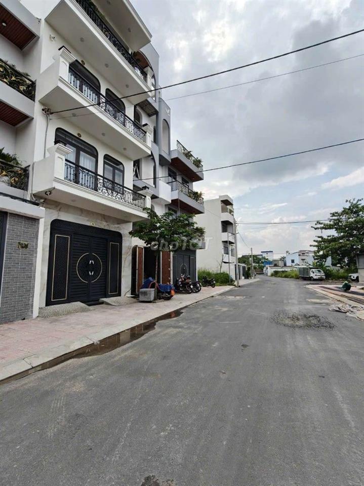 Đất Trong KDC Đg Bùi Thị Lùng 5x16m MT Nhựa 10m Cách Chợ Hóc Môn 800m.